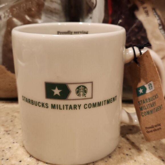 Starbucks Military Commitment 2017 Cup 14 oz. NWT - Picture 1 of 6